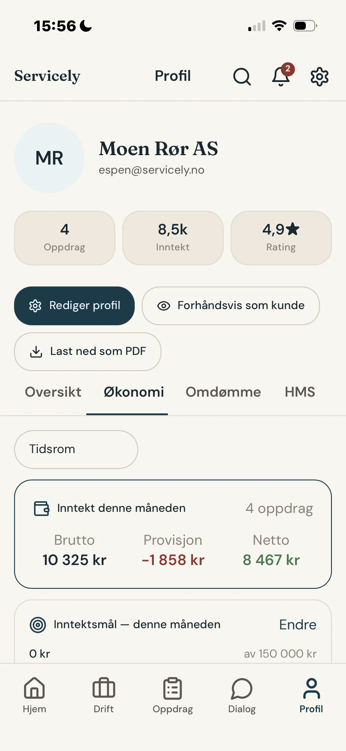 Faktura-agenten i Servicely-appen — fakturering i leverandørens eget navn.